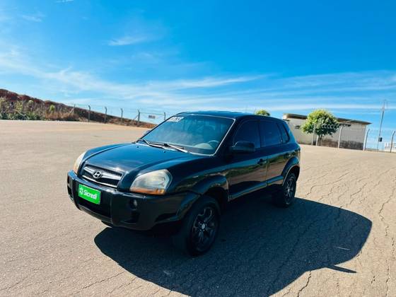 HYUNDAI TUCSON 2.0 MPFI GLS 16V 143CV 2WD GASOLINA 4P AUTOMÁTICO